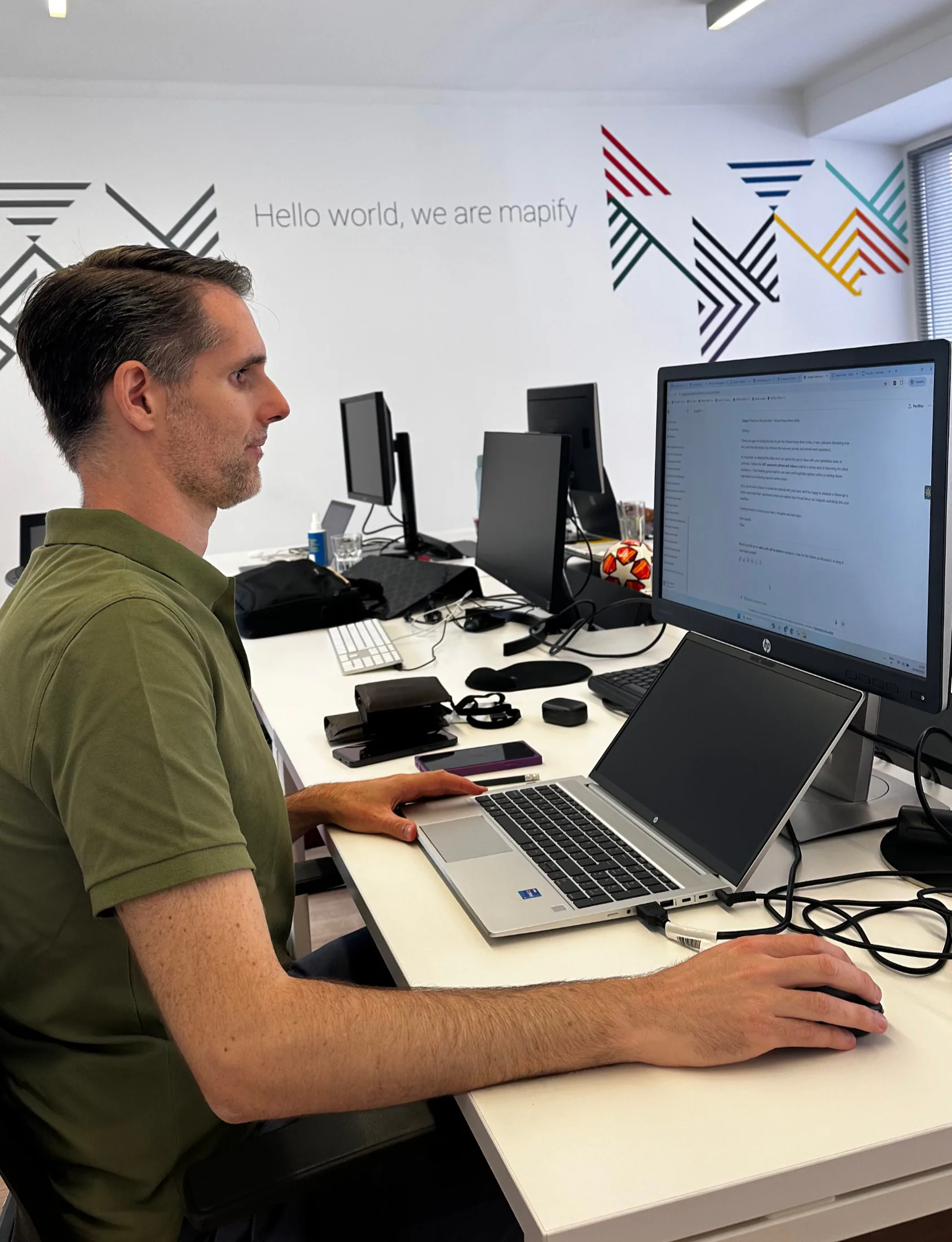 Filipe Santos, Sales Executive at Focus BC, working with AI-powered tools, highlighting how artificial intelligence supports sales and client insights across departments.